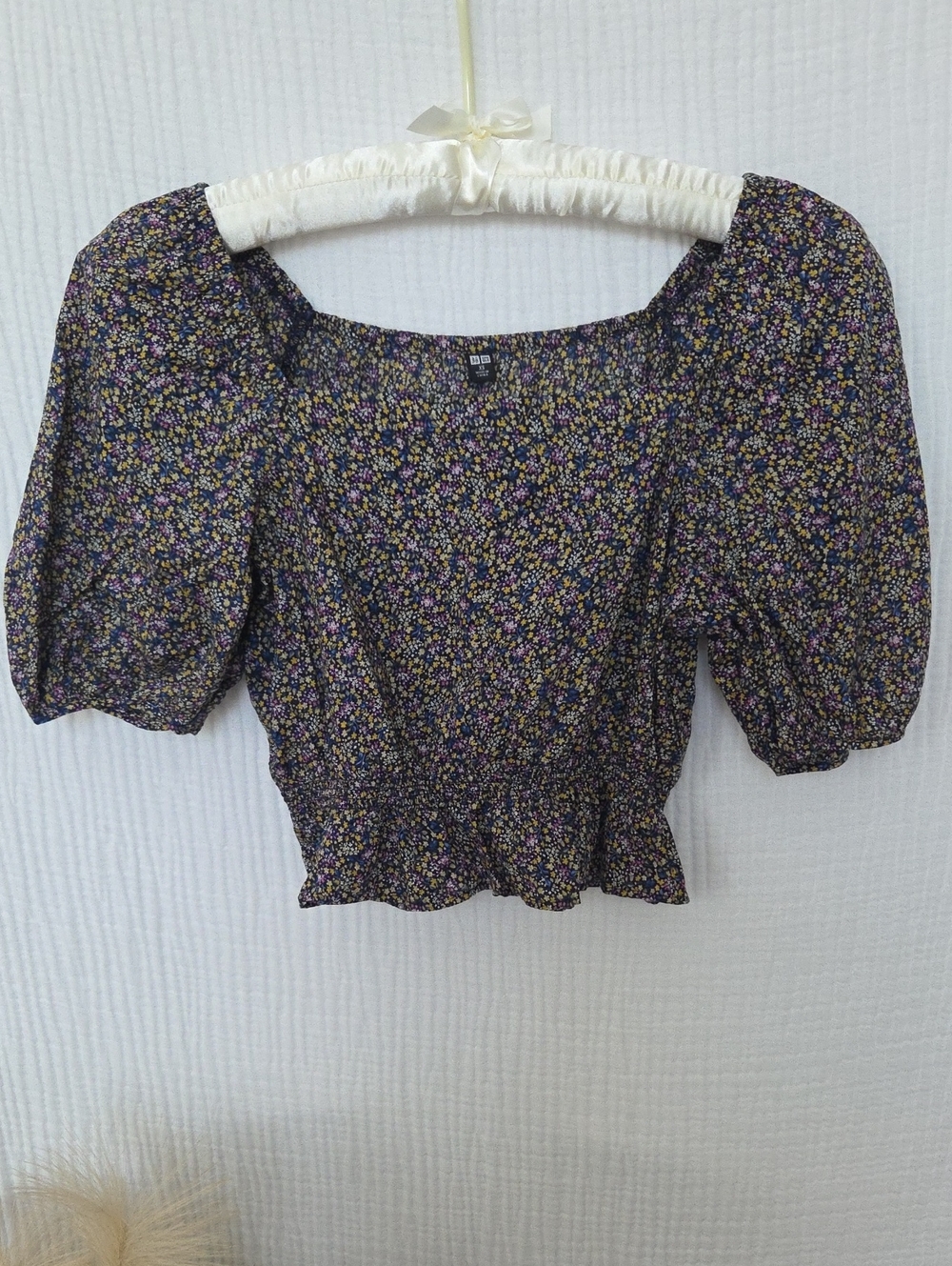 Uniqlo Black Floral Puff-Sleeve Crop Top - XS